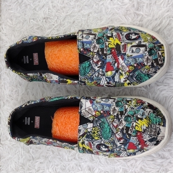 TOMS X Marvel Tiny Alpargata Comic Book Pop Print Slip On Youth Sneakers - Picture 2 of 16